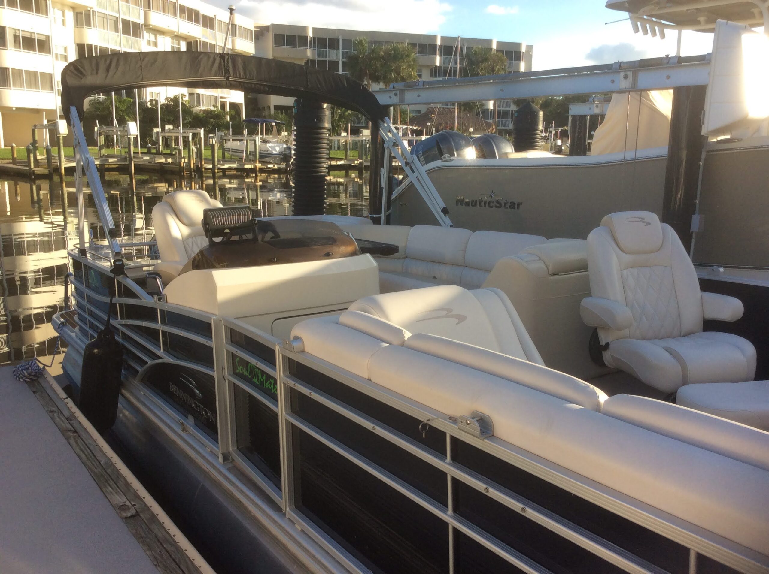 chater-boat-tours-naples (1)