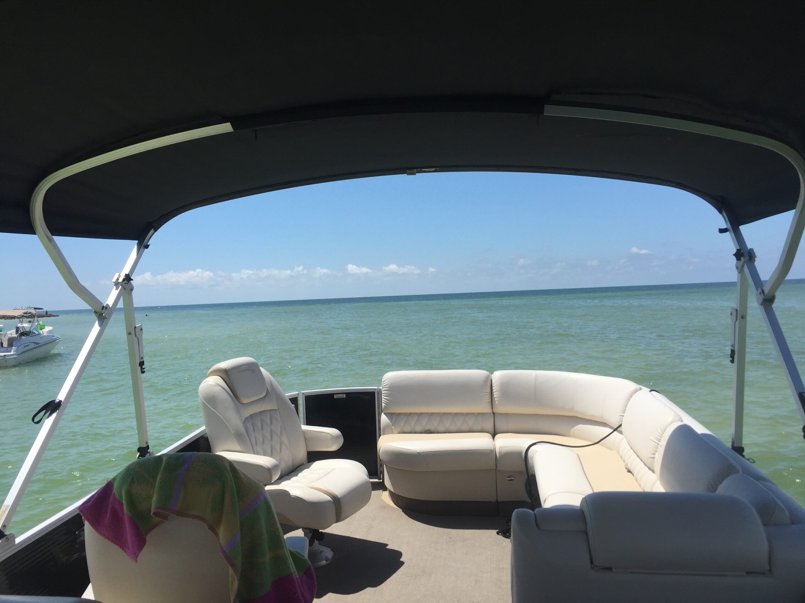 25' Bennington Tritoon
